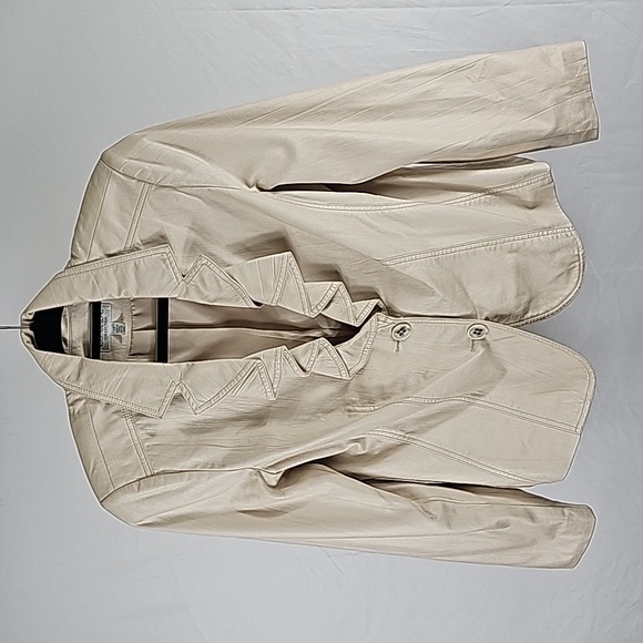 Elegant Light Blazer - Picture 1 of 6